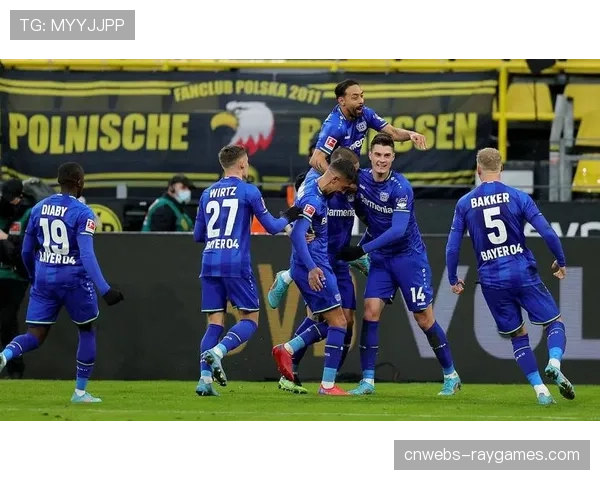 巴黎圣日耳曼抵达曼彻斯特,备战与曼城的次回合对决