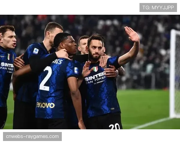 国际米兰客场3-0完胜拉齐奥，恰尔汗奥卢点射破门